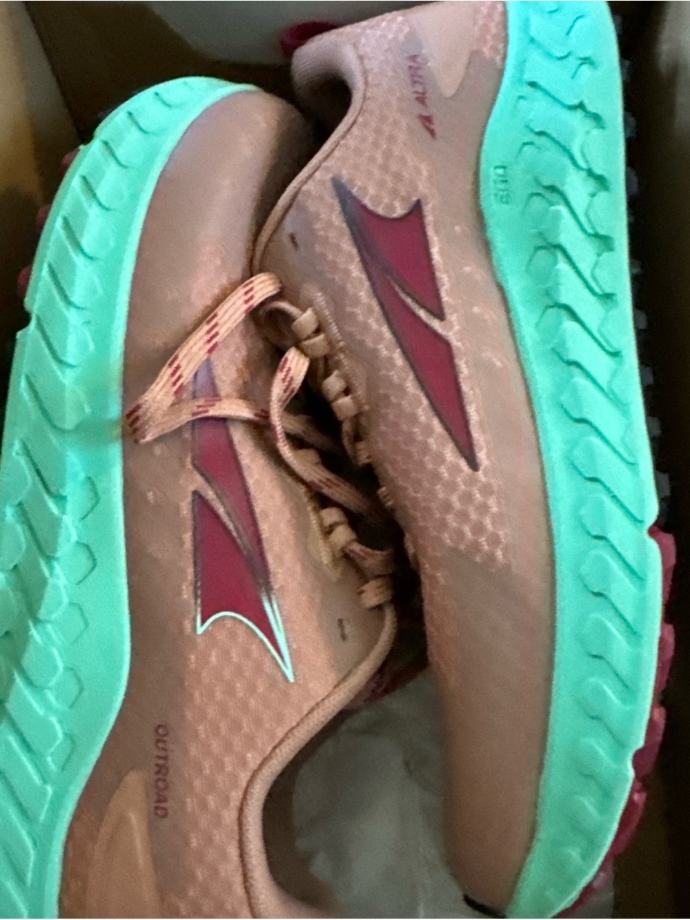 Altra Women's OutRoad Trail Running Shoes - Dusty pink & Mint - Picture 5 of 7